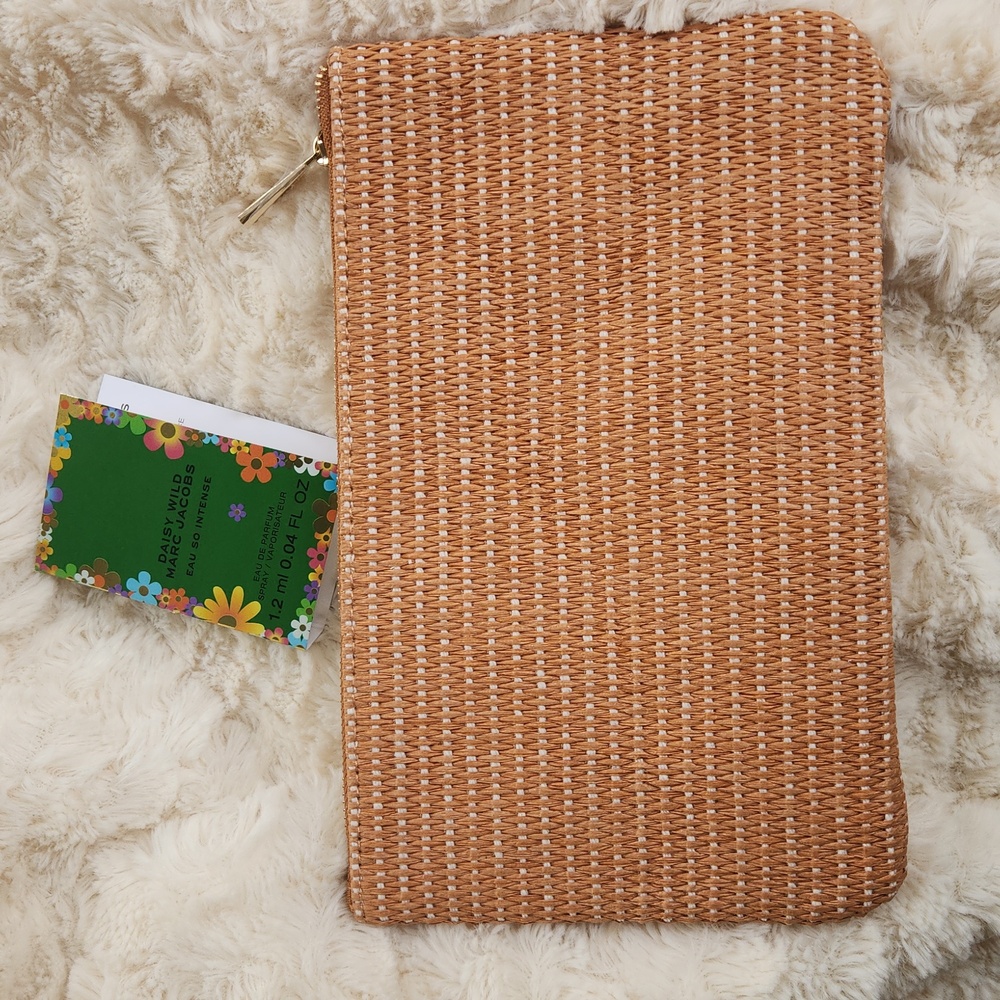 Marc Jacobs Raffia Wristlit - Picture 5 of 8